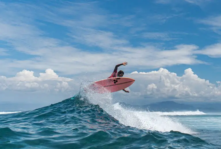 The Best Time to go Surfing - Water Sports Companion